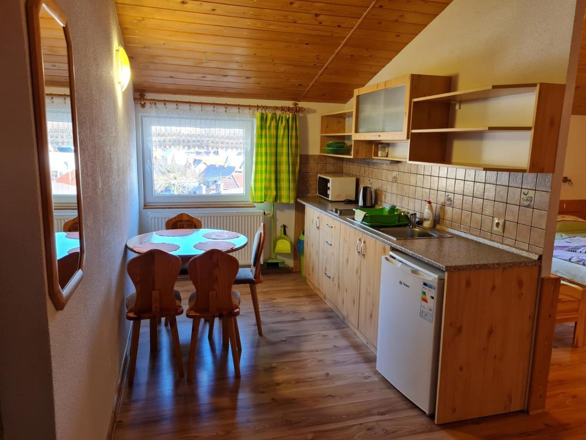 Penzion Mala Fatra U Durka Жиліна Екстер'єр фото